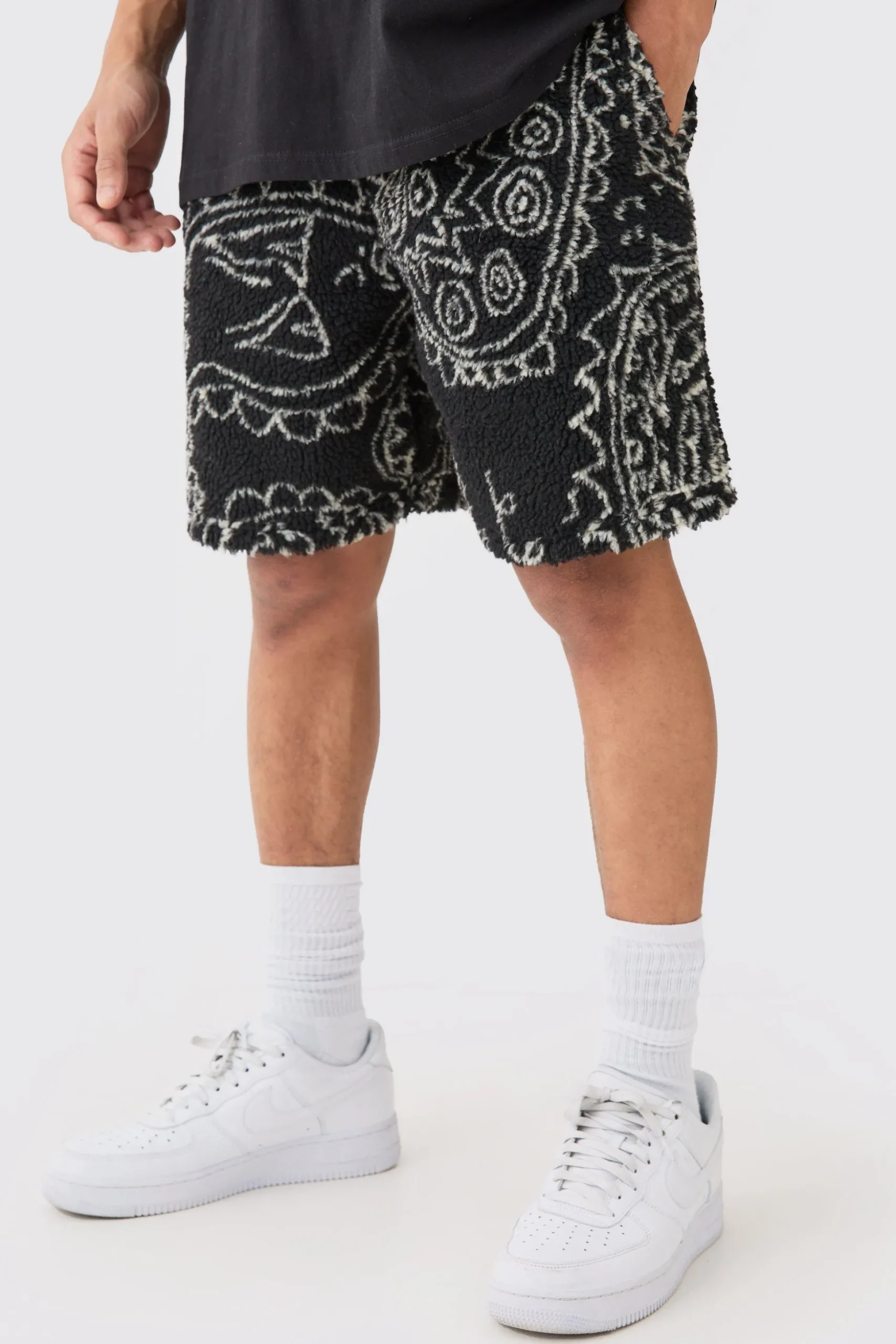 Loose Mid Length Bandana Borg Shorts | BoohooMAN UK