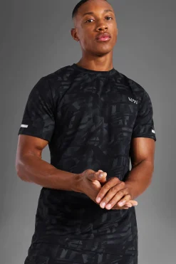 Man Active Abstract Print Reg Fit TShirt | BoohooMAN UK
