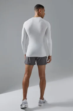 Man Active Base Layer Long Sleeve T-shirt | BoohooMAN UK
