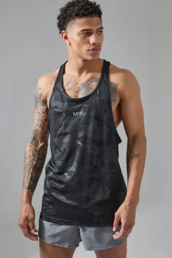Man Active Camo Performance Stringer Vest | BoohooMAN UK