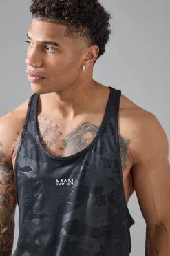 Man Active Camo Performance Stringer Vest | BoohooMAN UK