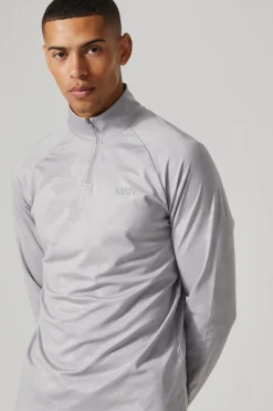 Man Active Camo Print Regular Fit 1/4 Zip Top | BoohooMAN UK