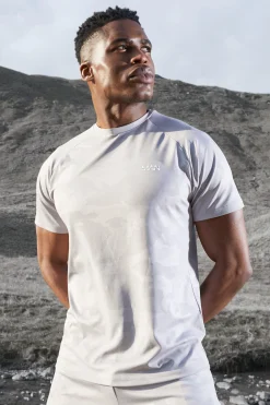 Man Active Camo Raglan Performance Regular Fit T-shirt | BoohooMAN UK