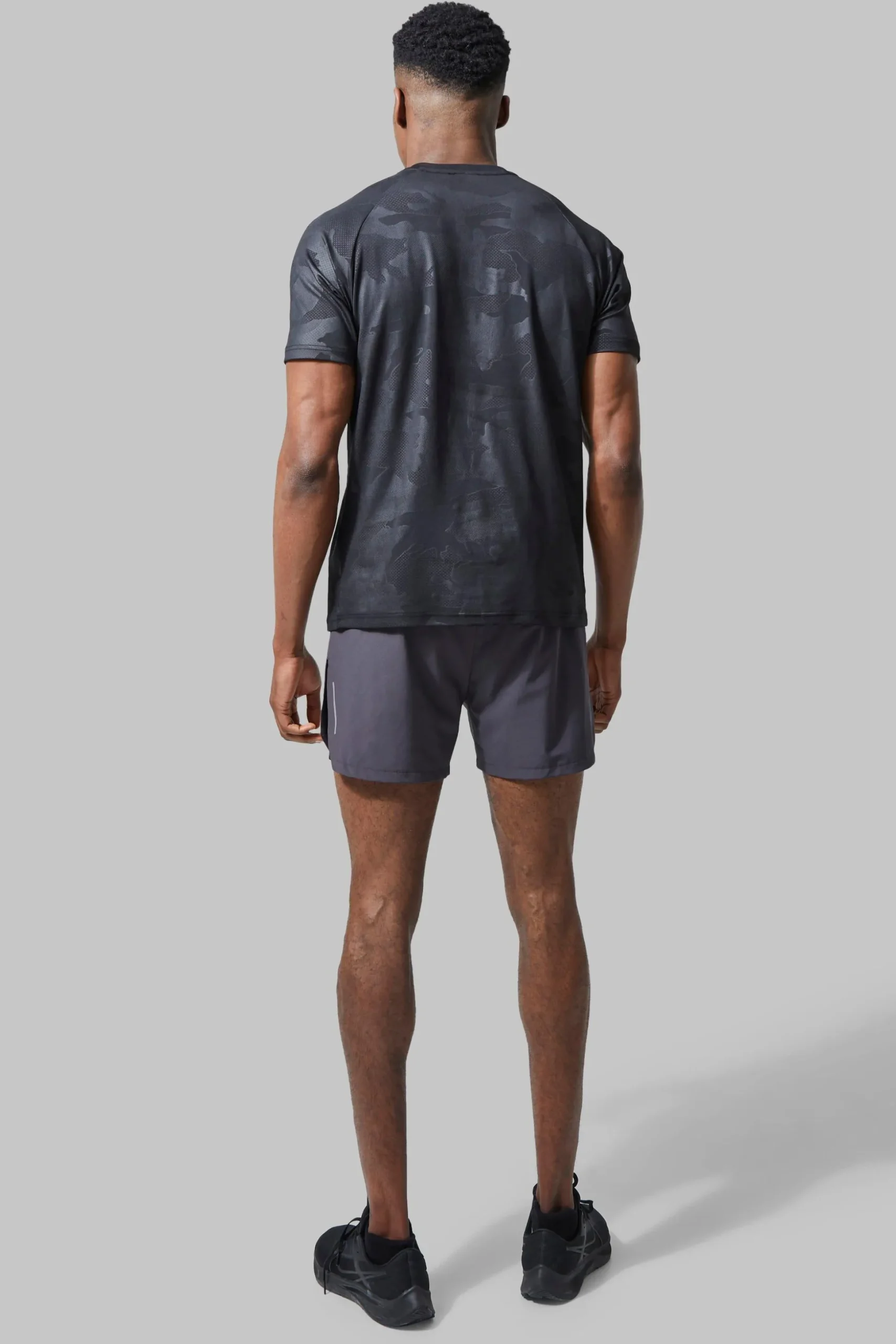 Man Active Camo Raglan Performance T-shirt | BoohooMAN UK