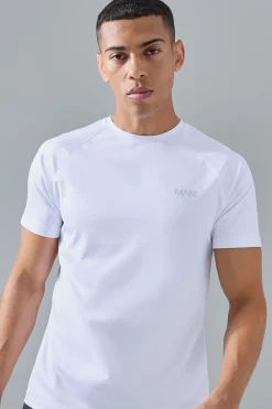 Man Active Camo Raglan Performance T-shirt | BoohooMAN UK
