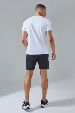 Man Active Camo Raglan Performance T-shirt | BoohooMAN UK