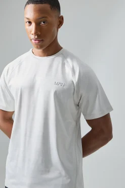 Man Active Camo Raglan Reg Fit T-shirt | BoohooMAN UK