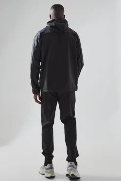 Man Active Geo Panelled Regular Fit Trail Windbreaker | BoohooMAN UK