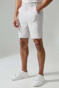 Man Active Golf 8.5inch Short | BoohooMAN UK