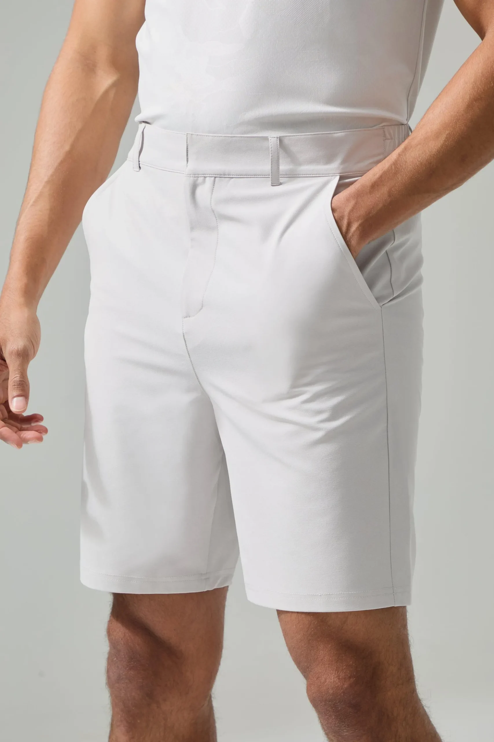 Man Active Golf 8.5inch Short | BoohooMAN UK