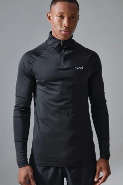 Man Active Golf Raglan Muscle Fit 1/4 Zip | BoohooMAN UK
