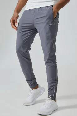 Man Active Gym Lightweight Jogger | BoohooMAN UK