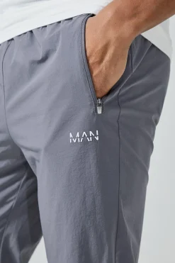 Man Active Gym Lightweight Jogger | BoohooMAN UK