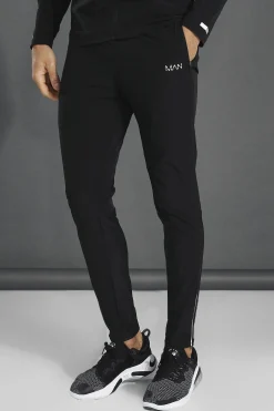 Man Active Gym Lightweight Plain Tapered Track Pant | BoohooMAN UK