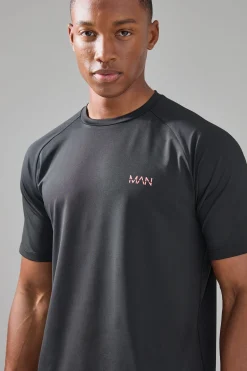 Man Active Gym Raglan Neon Logo Reg Fit T-shirt | BoohooMAN UK