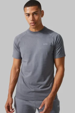 Man Active Gym Raglan Reg Fit T-shirt | BoohooMAN UK
