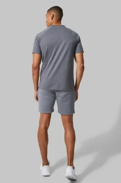 Man Active Gym Raglan Reg Fit T-shirt | BoohooMAN UK