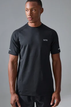 Man Active Gym Raglan Regular Fit T-shirt | BoohooMAN UK