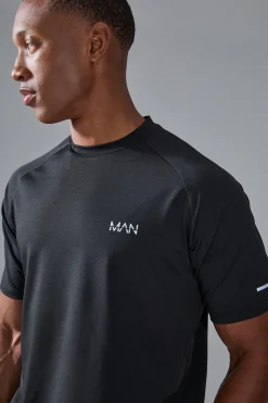 Man Active Gym Raglan Regular Fit T-shirt | BoohooMAN UK