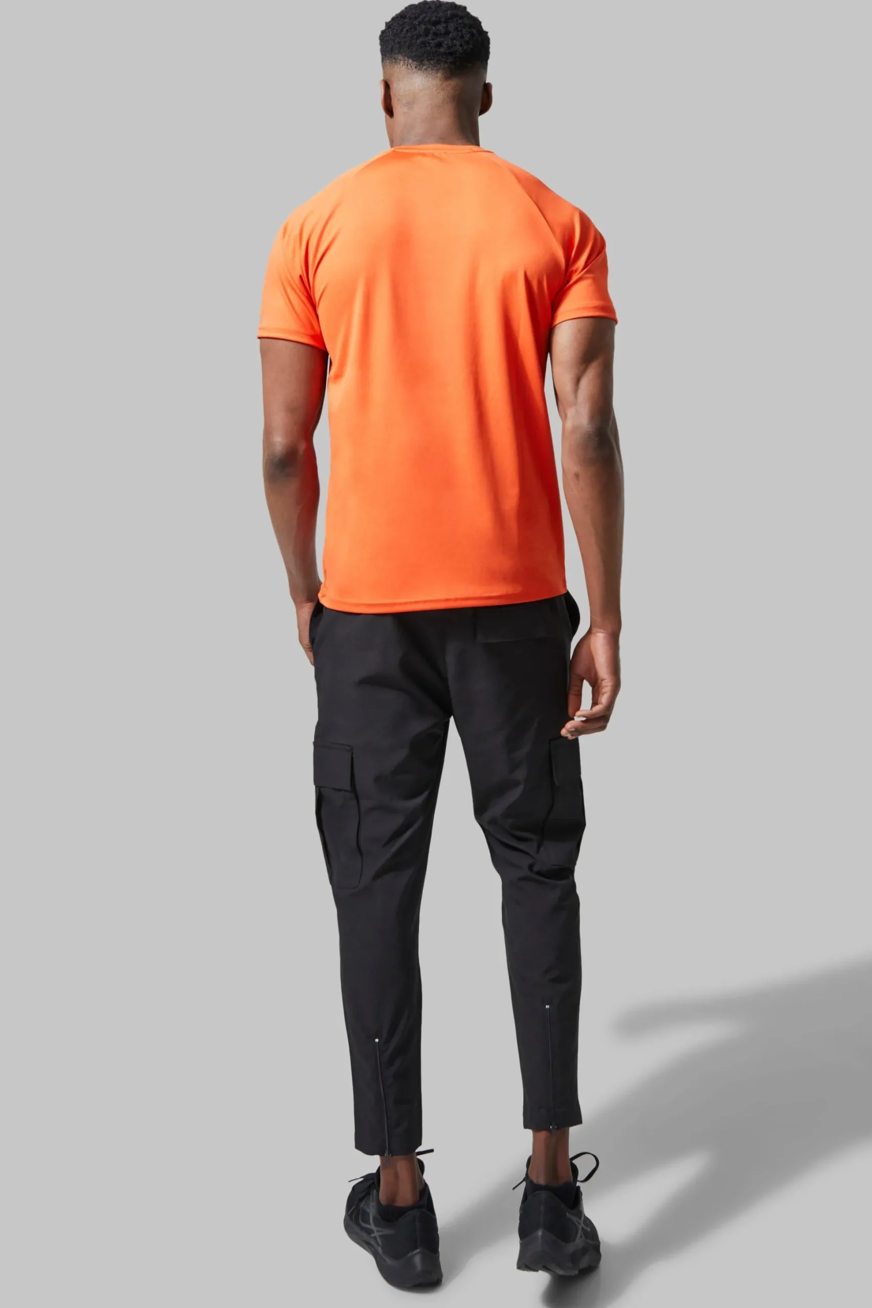Man Active Gym Raglan Slim Fit T-shirt | BoohooMAN UK