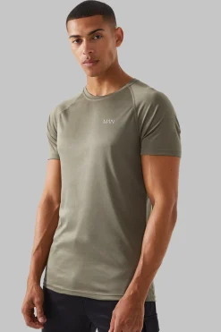 Man Active Gym Raglan T-Shirt | BoohooMAN UK