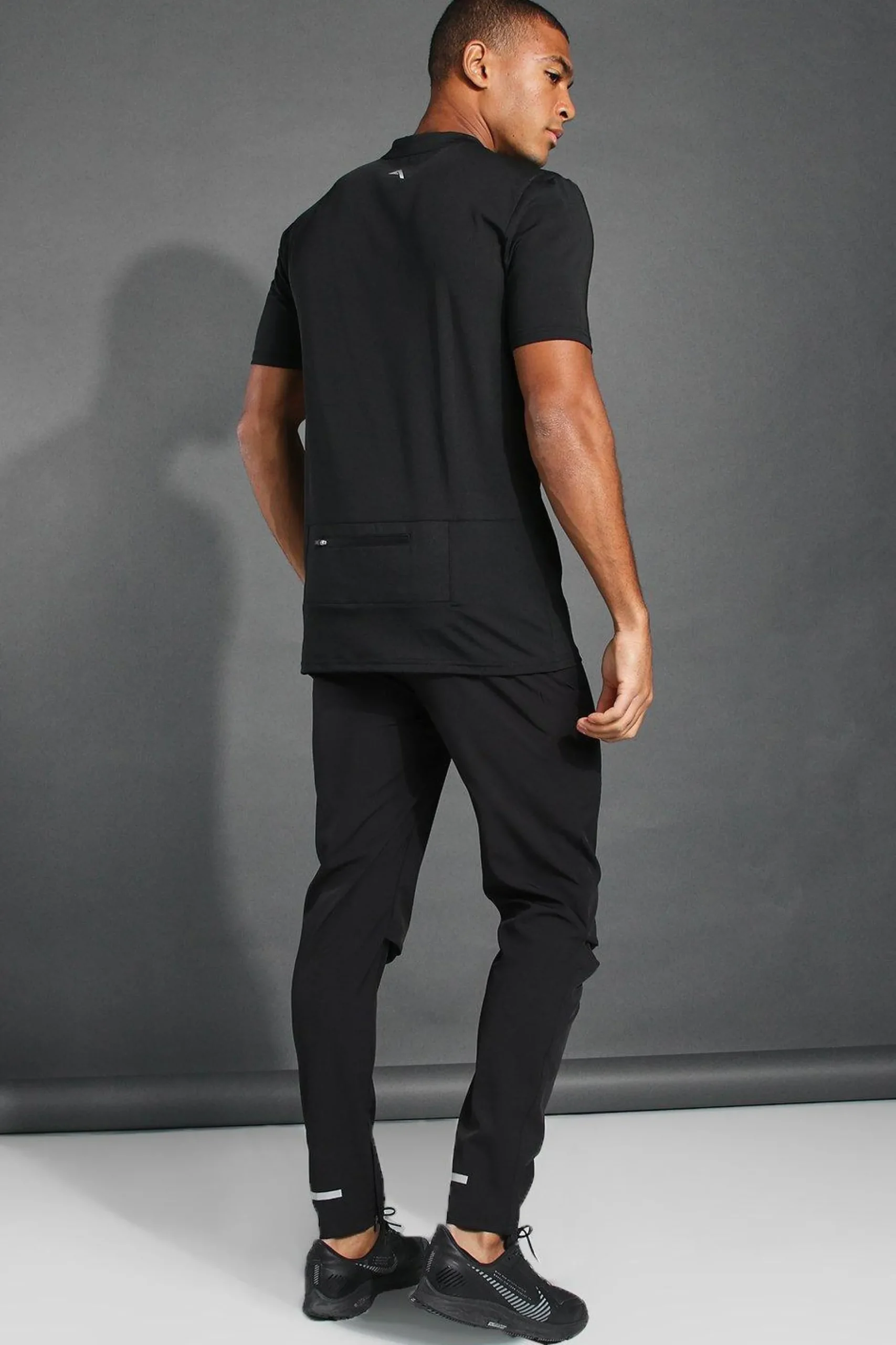 Man Active Gym Tapered Fit Jogger | BoohooMAN UK