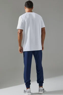 Man Active Gym Tapered Jogger | BoohooMAN UK