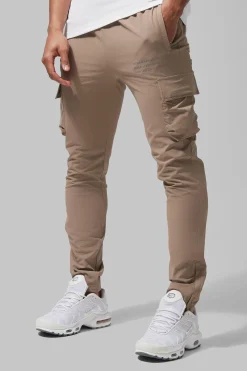 Man Active Gym Technical Tapered Cargo Jogger | BoohooMAN UK
