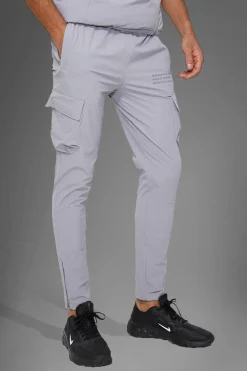 Man Active Gym Technical Tapered Cargo Jogger | BoohooMAN UK