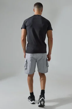 Man Active 5inch Oversized Reflective Cargo Short | BoohooMAN UK