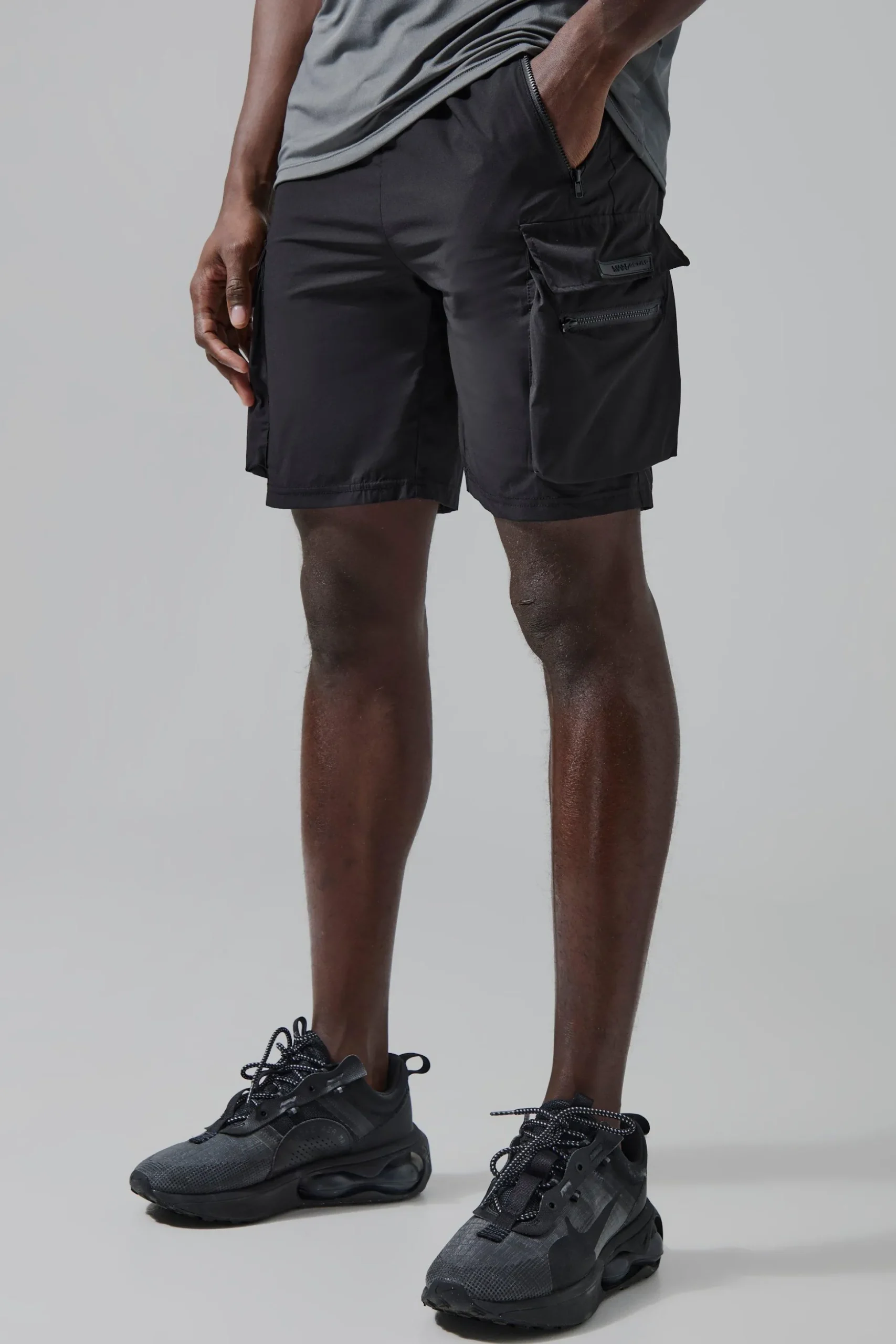 Man Active Lightweight 2 Pack 5inch Cargo Shorts | BoohooMAN UK