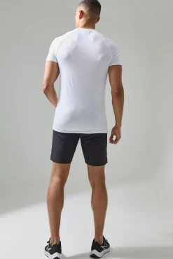 Man Active Lightweight Essentials Gym Muscle Fit Raglan T-shirt | BoohooMAN UK