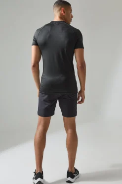 Man Active Lightweight Essentials Gym Muscle Fit Raglan T-shirt | BoohooMAN UK
