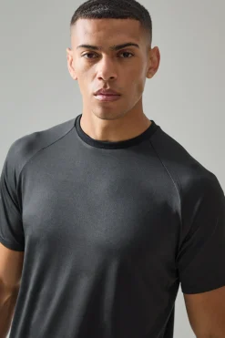 Man Active Lightweight Essentials Gym Raglan T-shirt | BoohooMAN UK