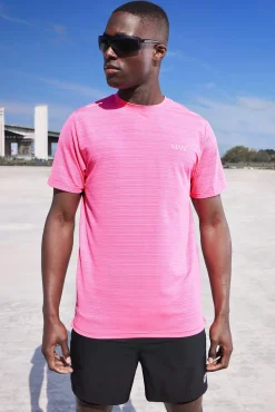 Man Active Lightweight Performance Regular Fit T-shirt | BoohooMAN UK