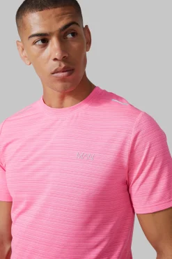 Man Active Lightweight Performance Regular Fit T-shirt | BoohooMAN UK