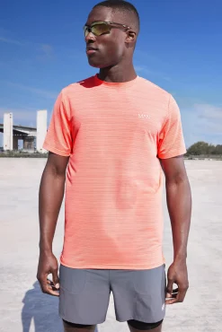 Man Active Lightweight Performance Regular Fit T-shirt | BoohooMAN UK