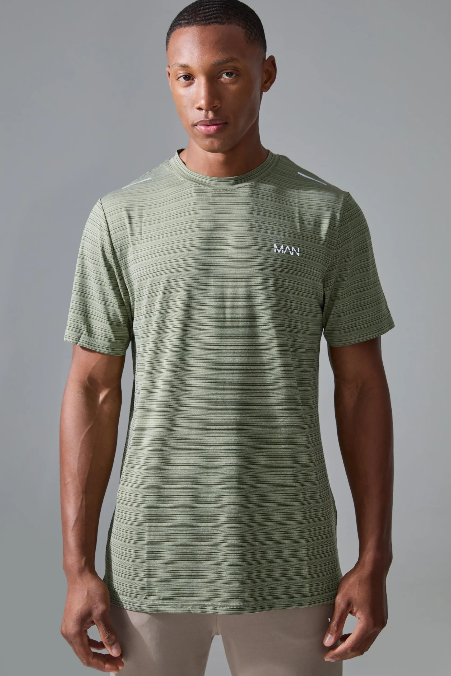 Man Active Lightweight Performance T-shirt | BoohooMAN UK
