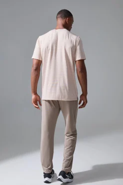 Man Active Lightweight Performance T-shirt | BoohooMAN UK