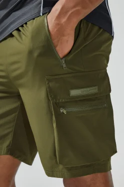 Man Active Lightweight Regular Fit 5inch Cargo Shorts | BoohooMAN UK
