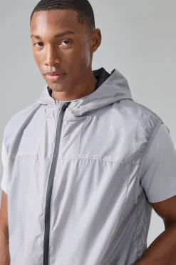 Man Active Mesh Lined Hooded Regular Fit Gilet | BoohooMAN UK