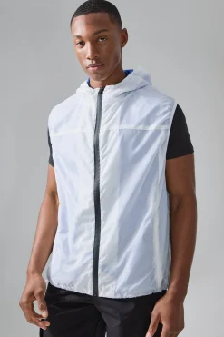 Man Active Mesh Lined Hooded Regular Fit Gilet | BoohooMAN UK