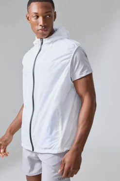 Man Active Mesh Lined Hooded Regular Fit Gilet | BoohooMAN UK