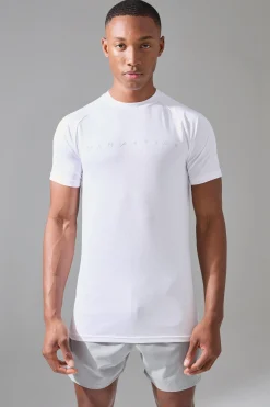 Man Active Muscle Fit Breathable Lightweight T-shirt | BoohooMAN UK