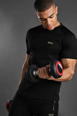 MAN Active Muscle Fit Raglan T-Shirt | BoohooMAN UK
