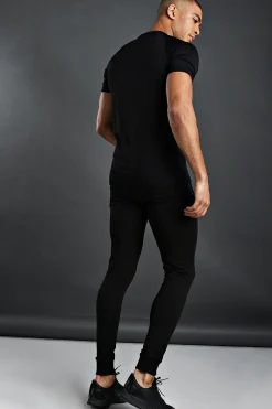 MAN Active Muscle Fit Raglan T-Shirt | BoohooMAN UK