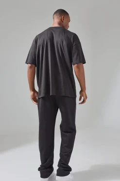 Man Active Oversized Branded T-shirt | BoohooMAN UK