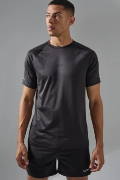 Man Active Performance Pro Raglan Gym T-shirt | BoohooMAN UK