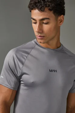 Man Active Performance Pro Muscle Fit Gym T-shirt | BoohooMAN UK