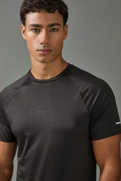 Man Active Performance Pro Muscle Fit Gym T-shirt | BoohooMAN UK